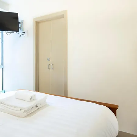 2-Bedroom Apartment On The Prestigious End Of Collins St Melbourne Exterior photo