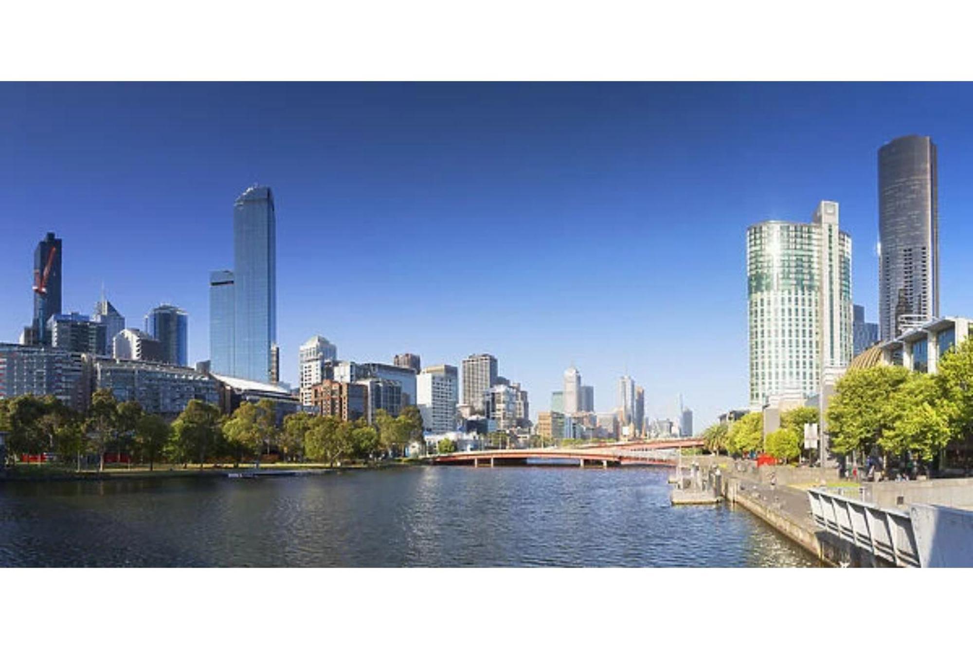 2-bedroom On The Prestigious End Of Collins St Apartment *