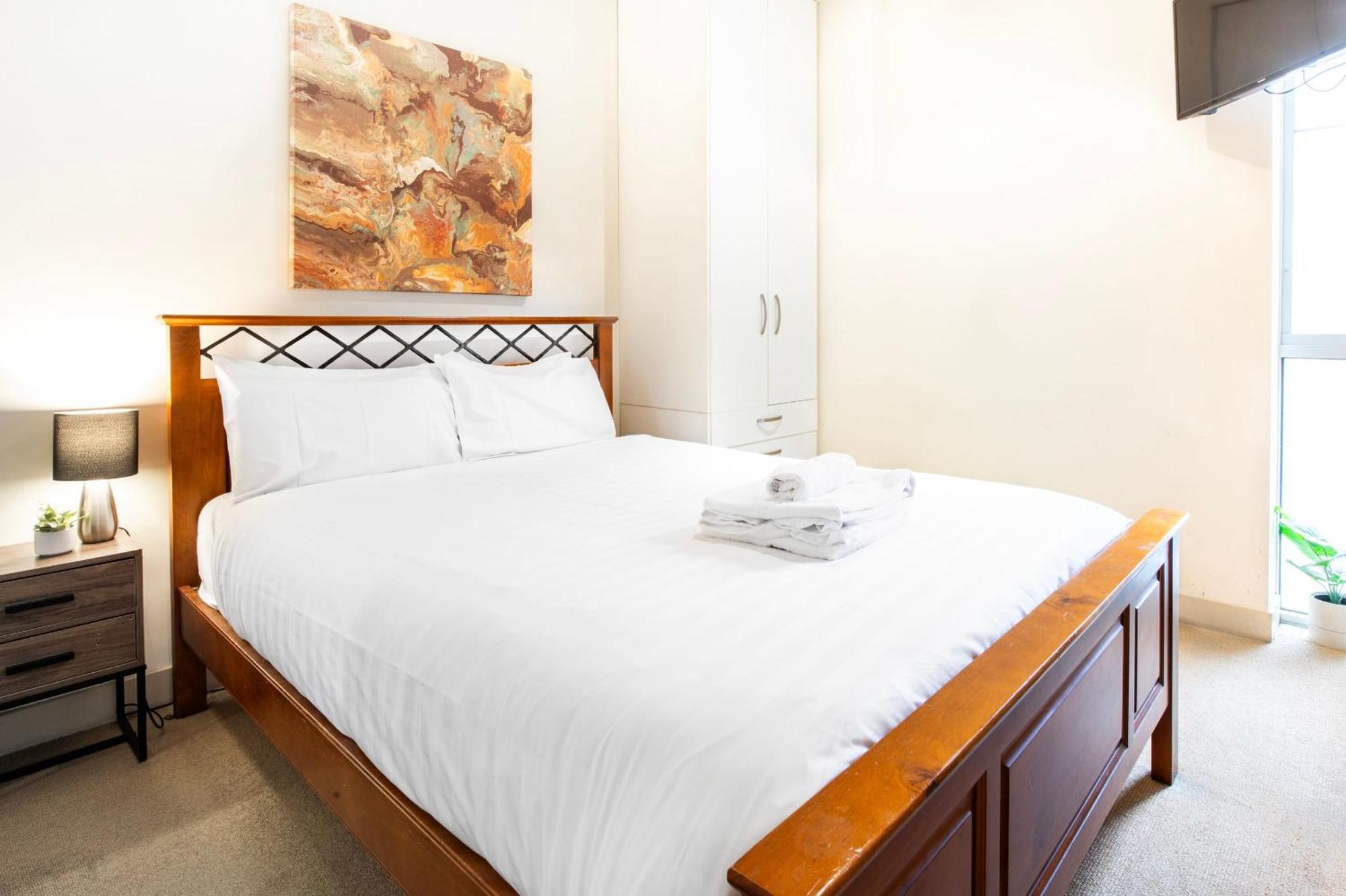 2-bedroom On The Prestigious End Of Collins St Apartment Melbourne