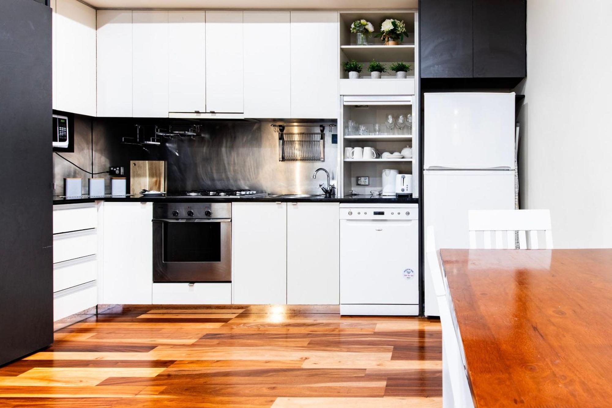 2-bedroom On The Prestigious End Of Collins St Apartment Melbourne