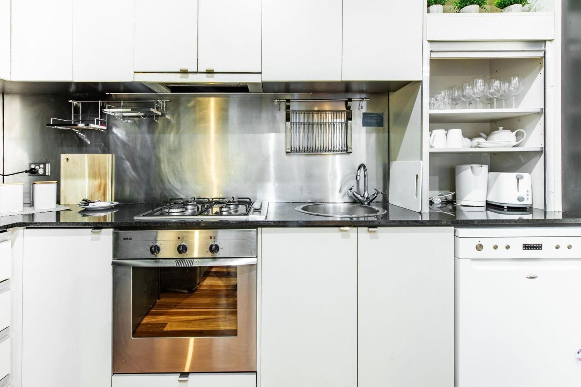 Apartment 2-bedroom On The Prestigious End Of Collins St Melbourne